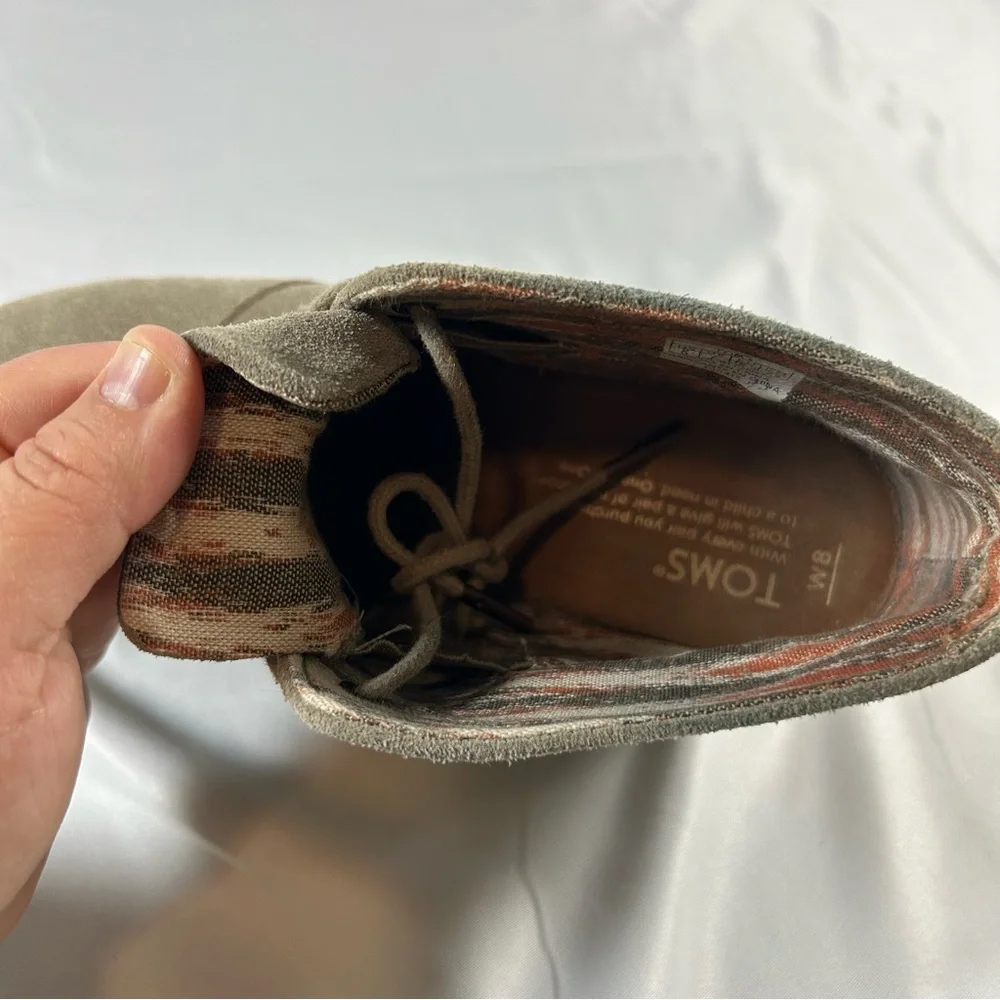 TOMS Women’s Suede LaceUp Wedge Ankle Bootie Comfortable, Size 8‎